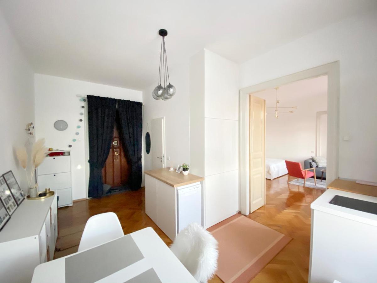 Bright Apartment 45M2 - Free Parking - Wifi Rijeka Bagian luar foto